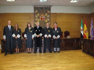 El acto ha sido presidido por el presidente del TSJEx Julio Márquez de Prado, ante la Sala de Gobierno